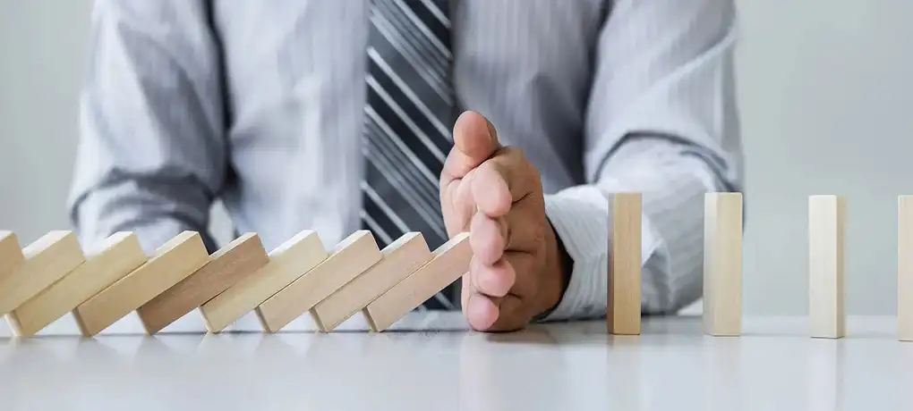 Financial risk modeling on screen